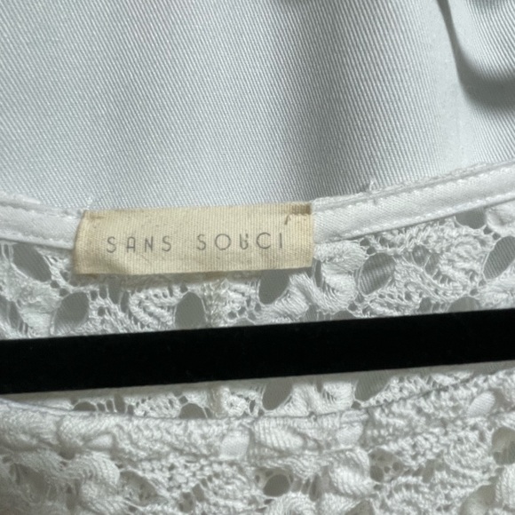 Sans Souci Woven Blouse - Picture 2 of 2
